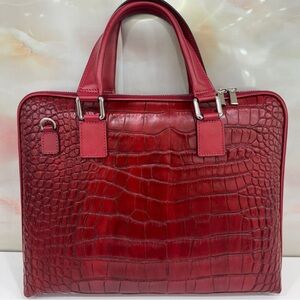 Elegant Red Crocodile-Embossed Leather Men's briefcase